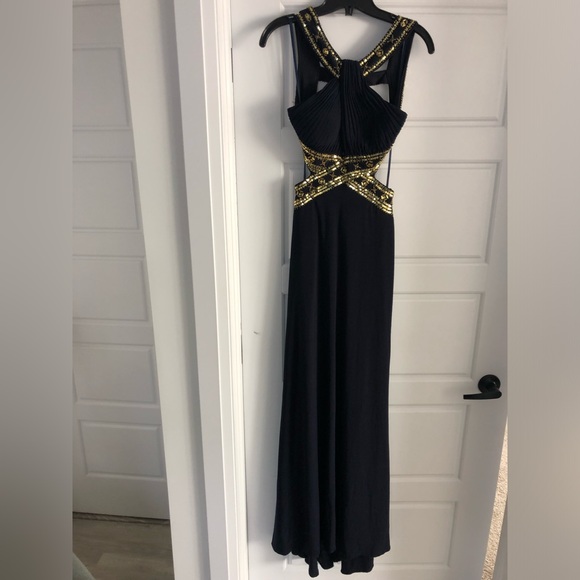 Dark Blue, size 0 dress. Worn once. Perfect for prom or a wedding. - Picture 6 of 6